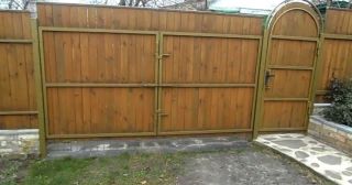 Купить распашные ворота деревянные Вольск, цена от 2760 руб.